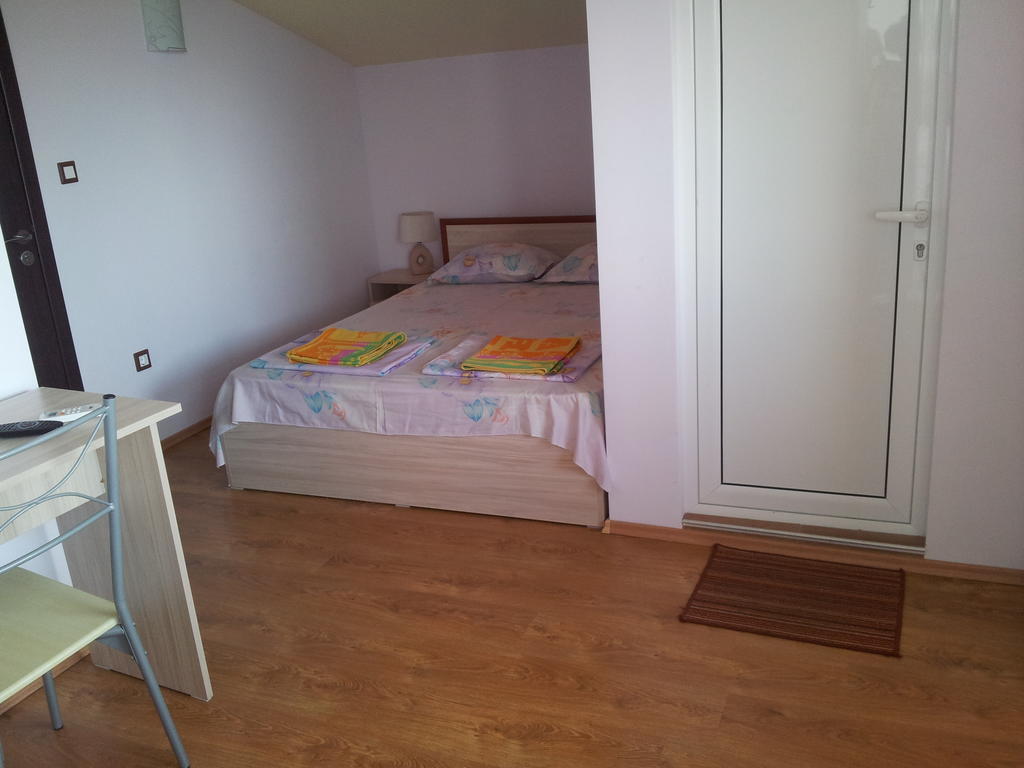 Guest House Emi Balcic Cameră foto