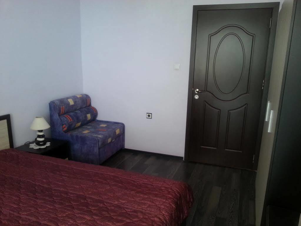 Guest House Emi Balcic Exterior foto